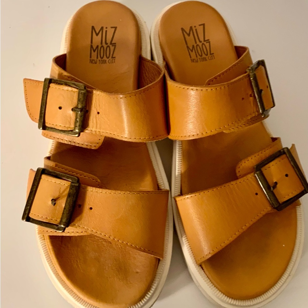 Almost new"..MIZ MOOZ..Leather sandals